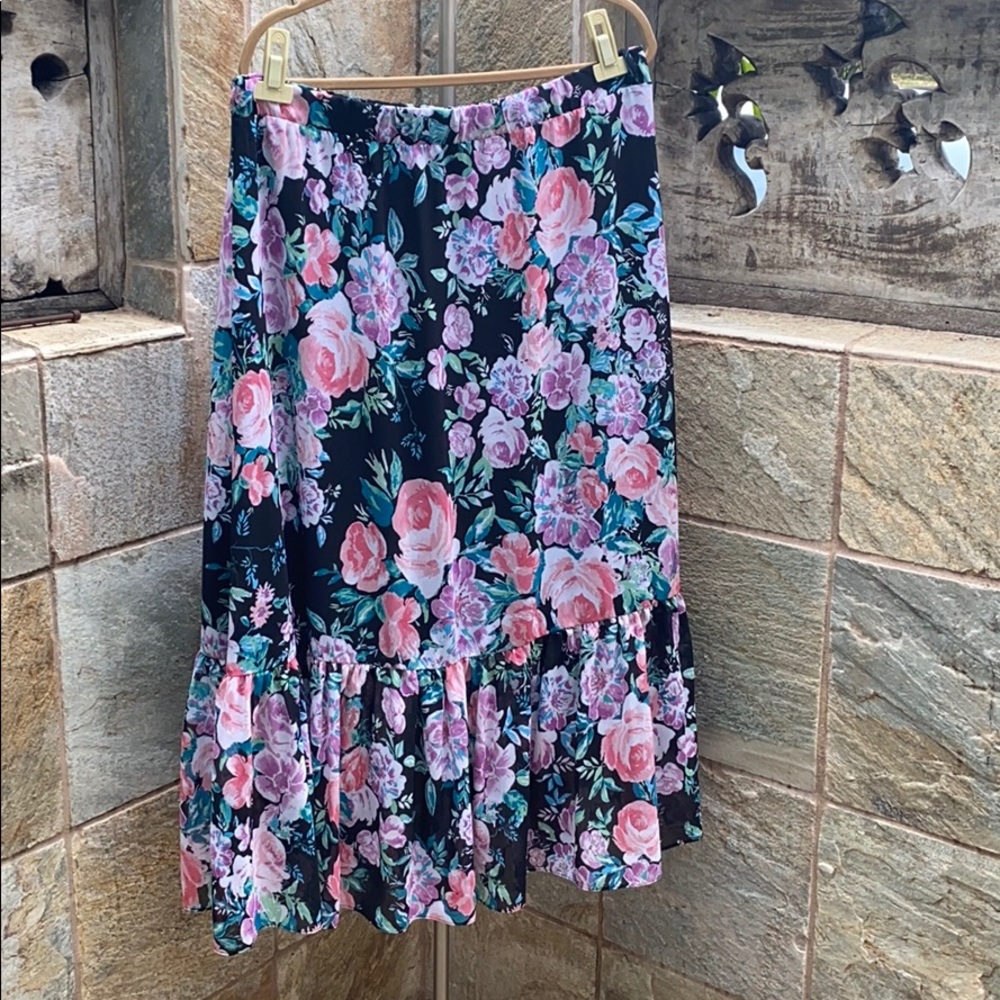 Susan Graver PetitePrinted Chiffon TieredMaxiSkirt